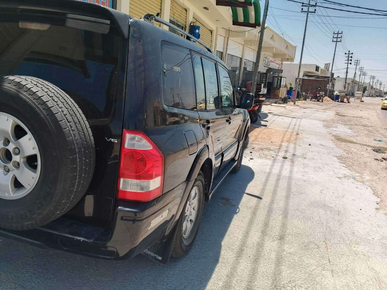 سلام عليكم باجيرو للبيع  أو. مراوس موديل 2007فول مواصفات كشن كهرباء مري شفط  بنراما  تبريد  3قطع  سياره 7راكب  كير ومكينه خير من الله  سياره باسمي مداور بنفس اليوم  مكاني فلوجه  الاستفسار الاتصال الواتساب  عله الرقم***********
