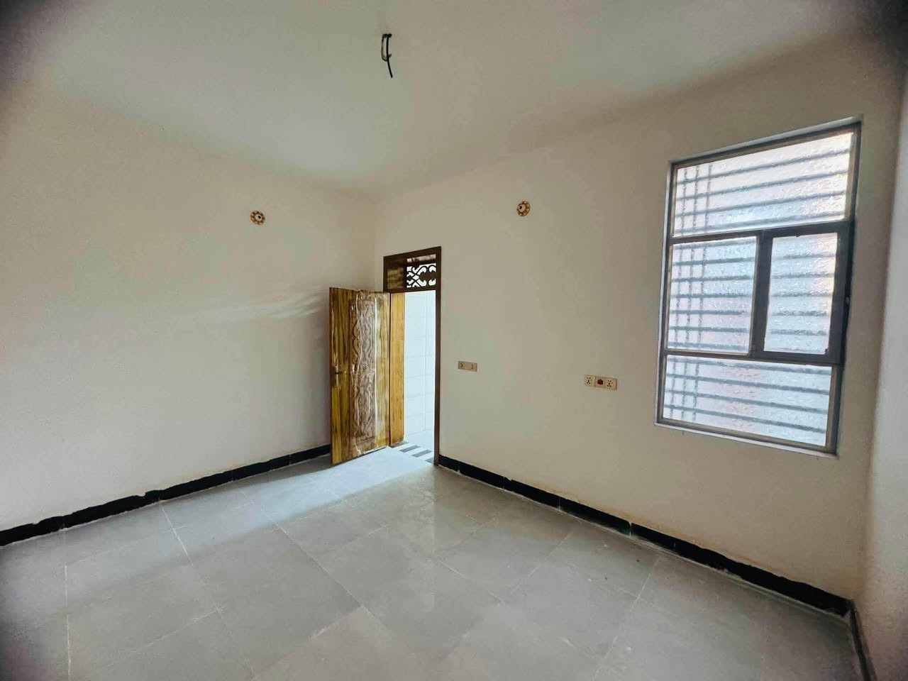 بيت للبيع بيت طابو صرف

📐 100م – نجف / مجمع بيتي

مقابل مجمع السلطان

🏠 غرفة، صالة، استقبال، مطبخ

🚿 صحيات (2) + مكشوفة

⚡ جميع الخدمات متوفرة

💰 السعر 68مليون (قابل للتفاوض)
***********
 ***********

