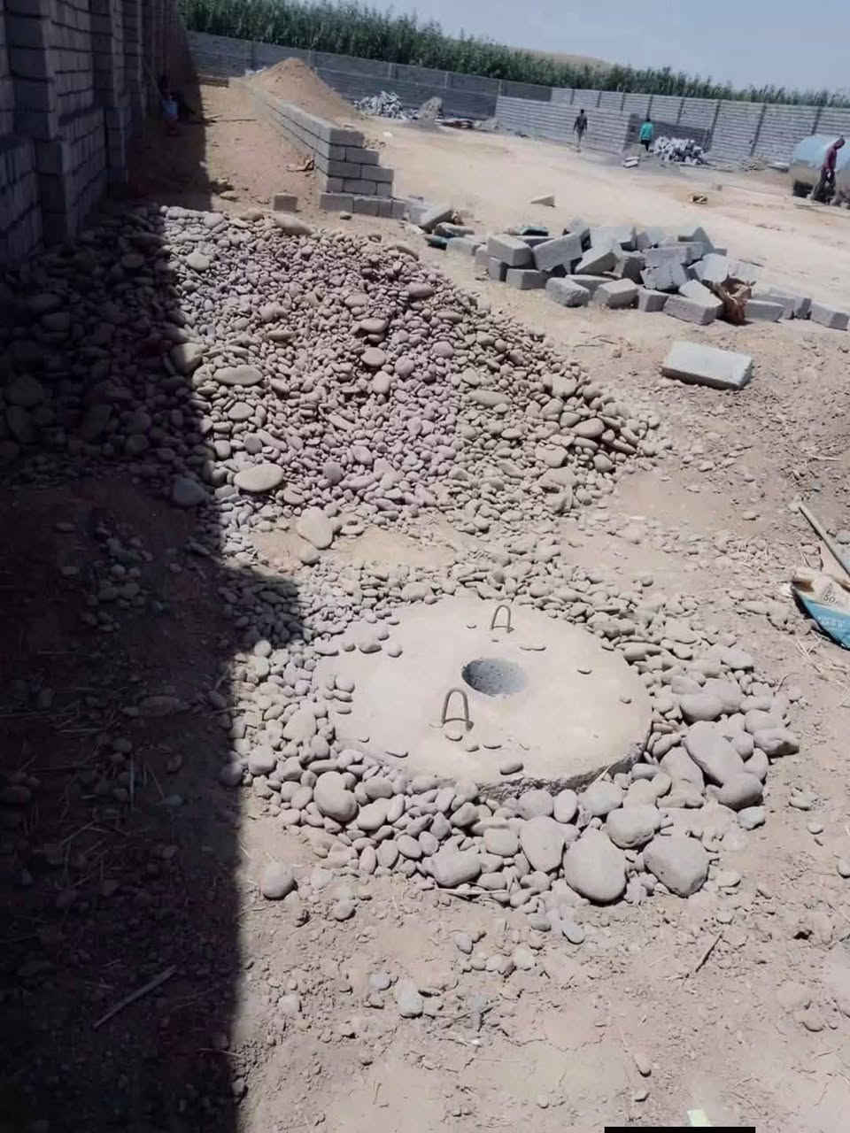 السلام عليكم شعندك شقل گطعيه شي تنضيف بلوك رمل تنضيف و لبخ حفر حجر بناء ي شي خابرني ***********
