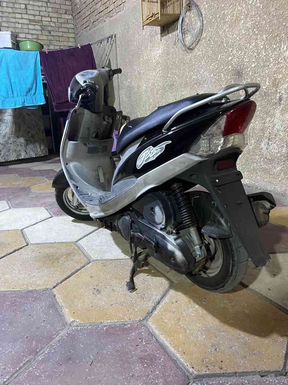 السلام عليكم داجه منغولي دراجه مال رنبه العنوان بغداد الجديده السعر 700 
***********

