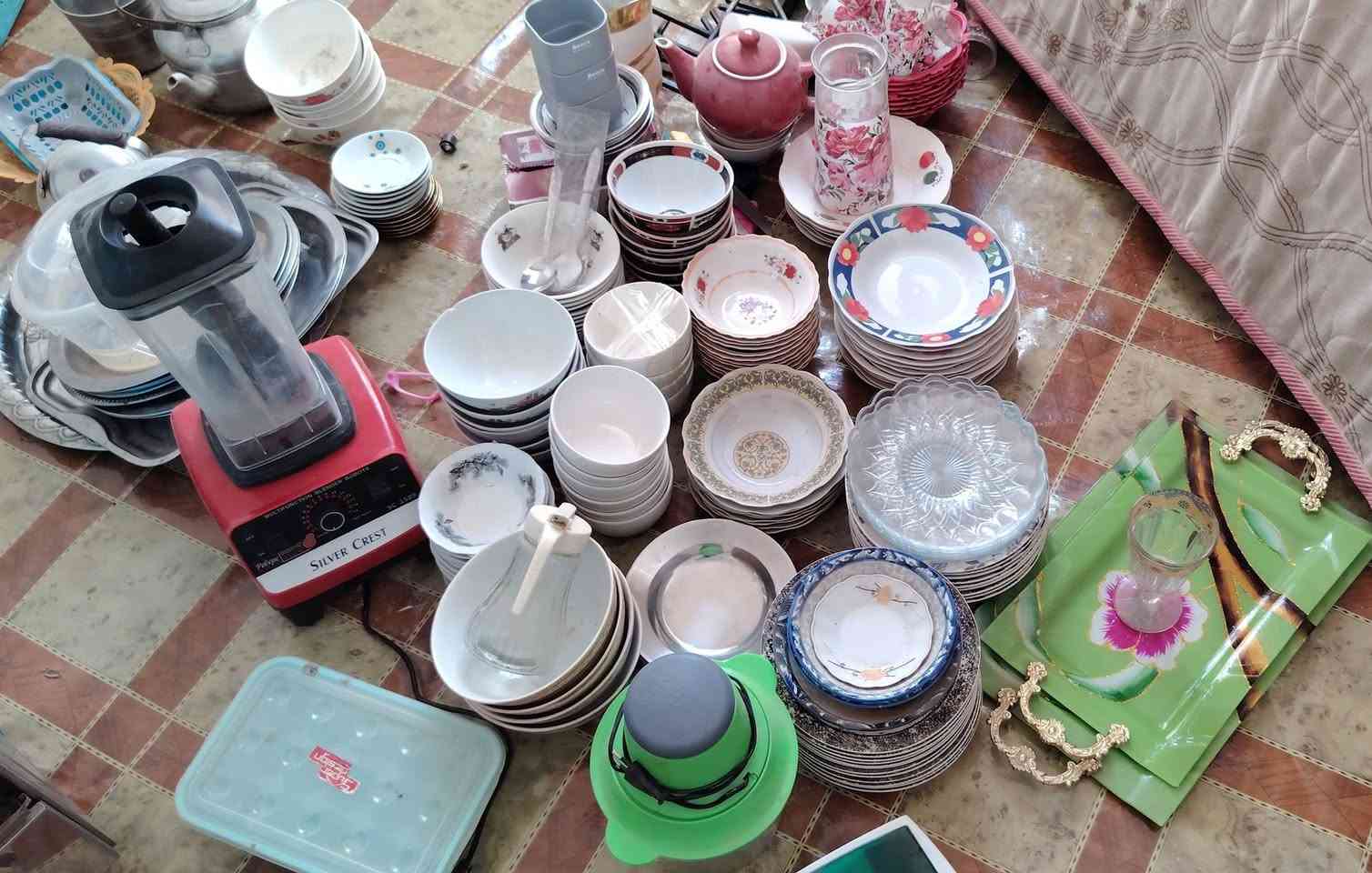 سلام عليكم غراض نضيفه لبيع كلمن او سعره فرشات او ماعين رقم ***********
