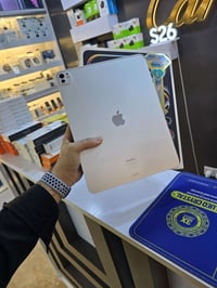 ايباد m4 • ٥١٢ • ١٣ انش