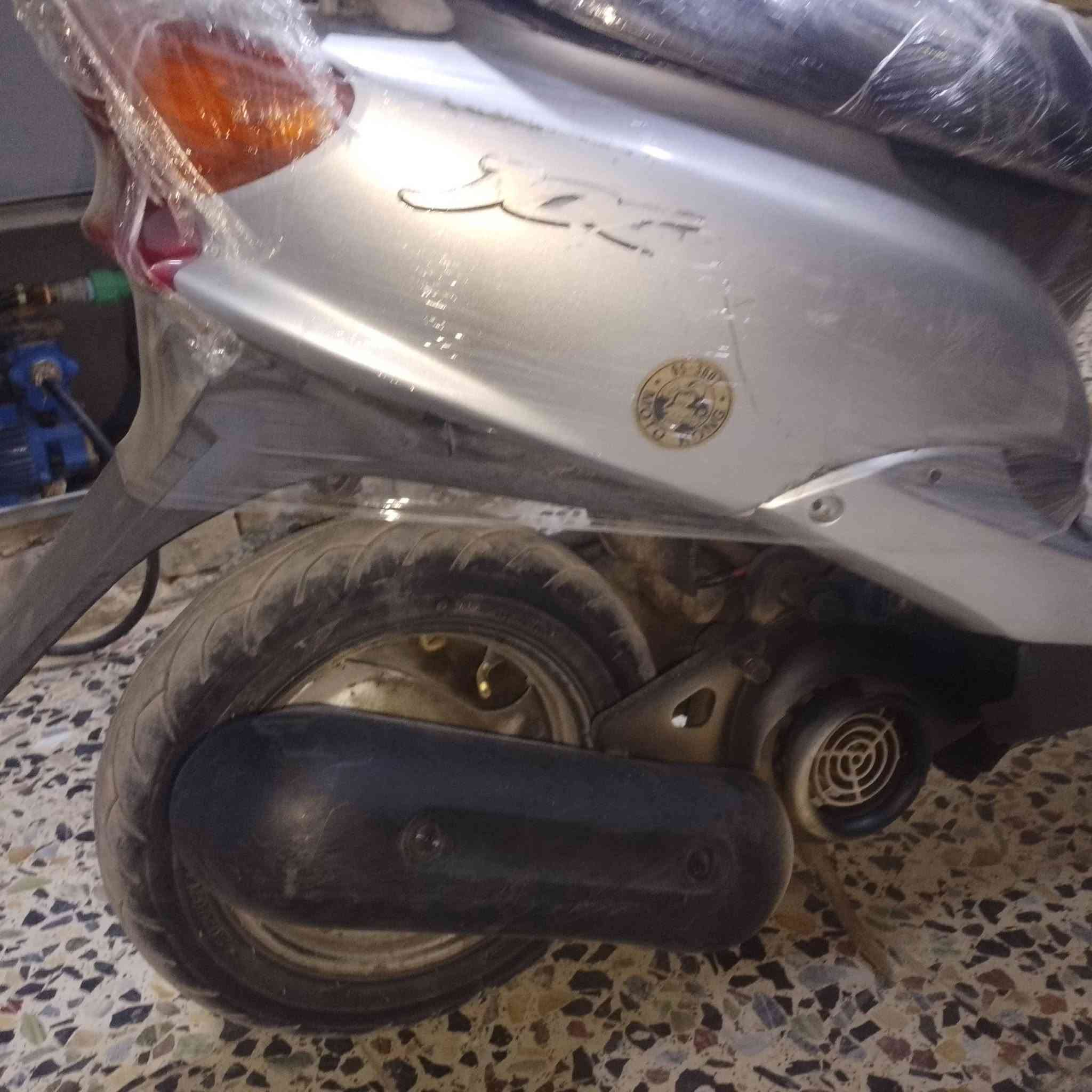 سلام عليكم ستين البيع تشتغل سلف وهندر  المكان البلديات. ضباط ***********
