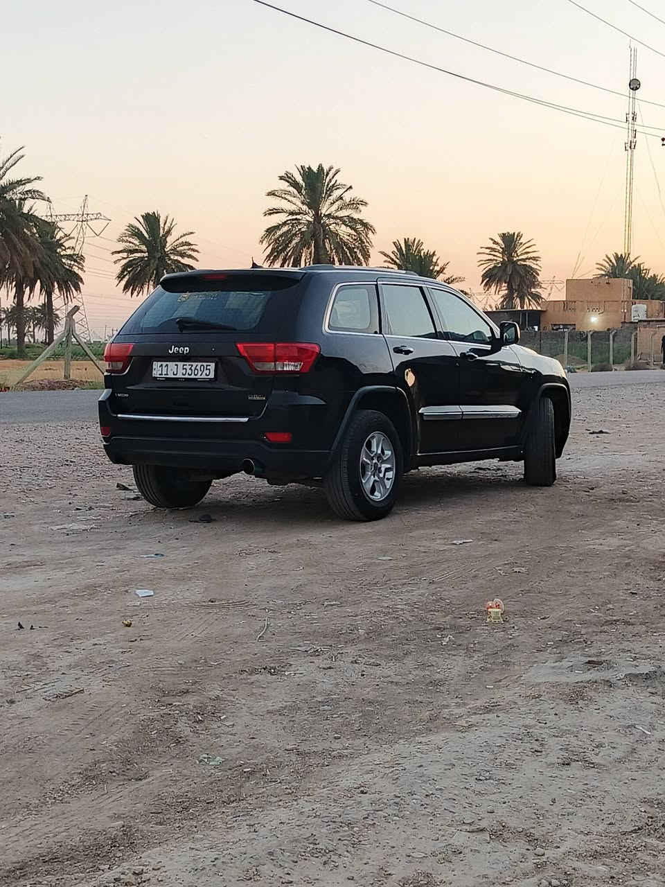 جيب 2012
جاهزة من كلشي بانزين عادي لا حماوة ولا دوانز ولا بطيخ ترايك السعودية نقص شيال كاردن فقط تعبان 
مصبوغ عام مكان بغداد السعر 115 
*********** واتساب
