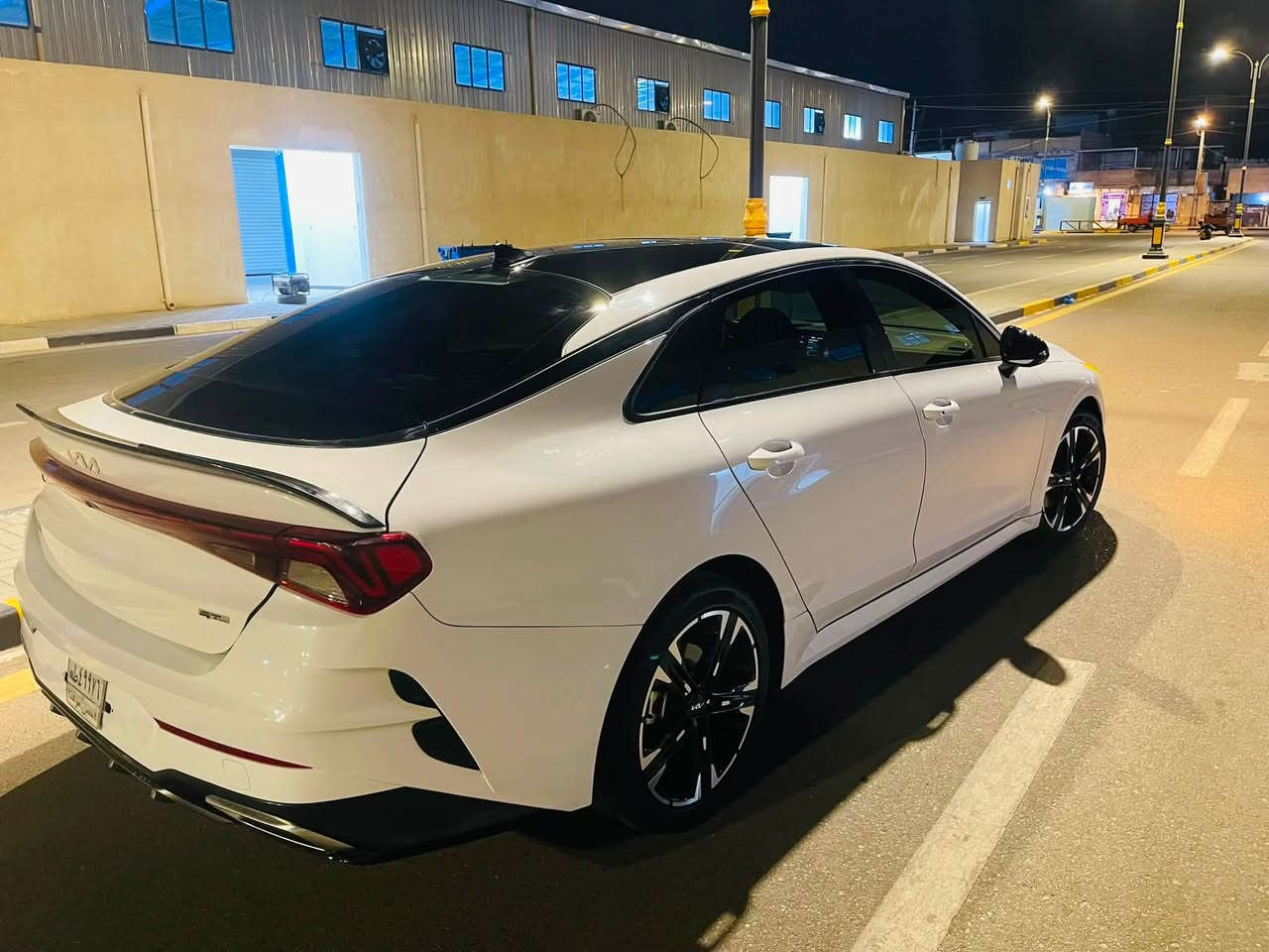 كي فايف موديل 23 وارد امريكي جيتي لاين
فول الفول ظربتها فقط قبق الجنطه فقط 
نفسه راجع وباقي السياره مكفوله كلها 
محرك 1600 تيربو 
كل موصفات الكي فايف بيها 
ماشيه فقط 31 ميل 
مرقمه بصره باسمي قبل شهر ترقمت 
السعر 185 
مكاني البصره ***********
