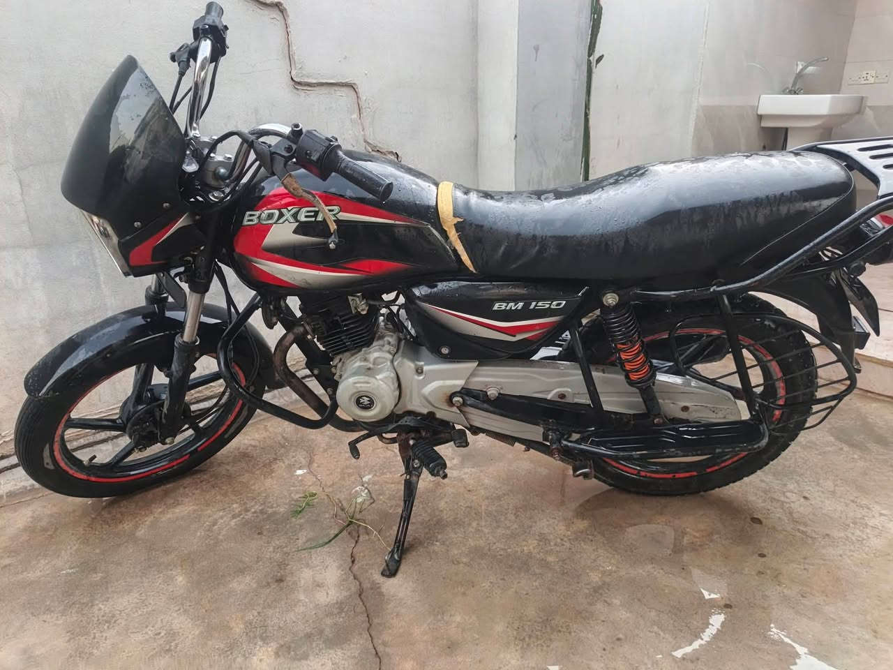 السلام عليكم بوكسر للبيع موديل 21 ا اوراق كامله سعر 950 وبه مجال حق جيتك مكاني ديالى سراجق الرقم//***********//
