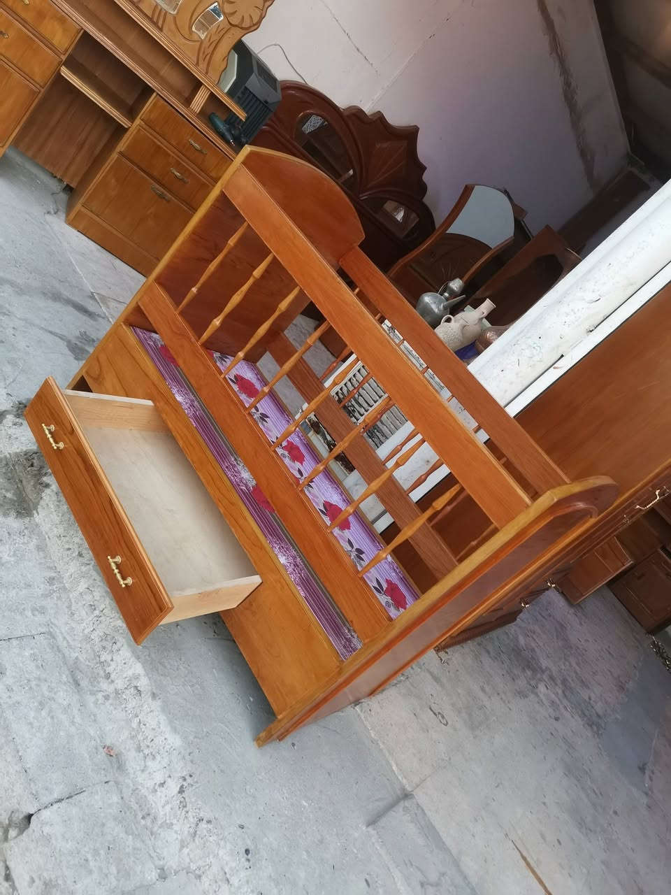 السلام عليكم سرير طفل صاج شغل توصي درجه اولى نظيف جدا العنوان حي فلسطين للاستفسار الاتصال على الرقم ***********
