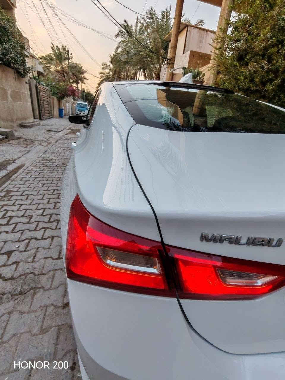 السلام عليكم ماليبو LT 2025 للبيع
شاشة كار بلي 🗺
بصمة تشغيل  + ابواب و جنطة + تشغيل عن بعد 
كشنات تدفئة + كرسي سايق كهرباء 🧊
حساس تصادم امامي 🛸 حساس خلفي 
كامرة دوارة + تبريد قطعتين + تبريد منفصل 🚨
كشنات مخمل + شاشة اعطال + مانع انزلاق 
السيارة كلش نضيفة وجديدة دخول جديد السيارة كير ومكينة مكفولات رقم جديد بغداد بأاسمي وهزة جديدة 
حادثها بنيد وجاملغ فقط بدون لغود بدون شواصي دكه جاكوج بالدواخل ماكو السيارة كلش نضيفة وبالعافية على الياخذها 
مكانها بغداد وسعر السيارة 👑 135 👑 وبيها مجال ان شاءالله 
***********

نص مكتوب في الصور:
- HONOR 200
- Harcourt
- TOUCH-PARIS