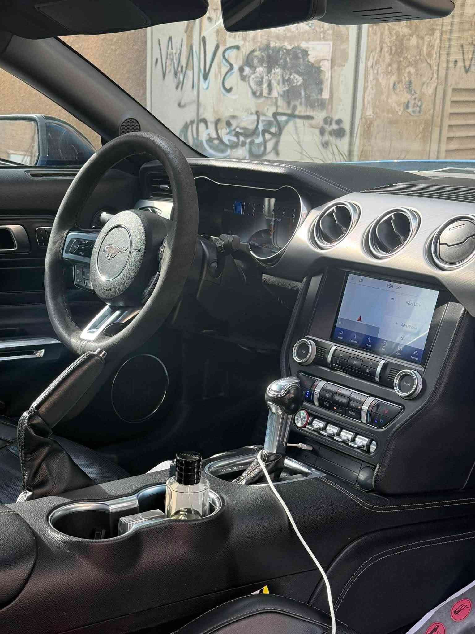 GT 2022 Premium 
5000cc 
گير 10 نمر
فول شاشة ديجيتال بلادية و اكتف كزوز بلادي وكالة مو عمل 
مقاعد تسخين و تبريد و خزن مقاعد 
كامرا و رادارات جانبية و خلفية
ماشية ٣١ الف ميل
صبغ قطعتين 
صوره الحادث و بقية تفاصيل و السعر واتس اب 
***********
مكاني اعظمية بغداد, العراق
