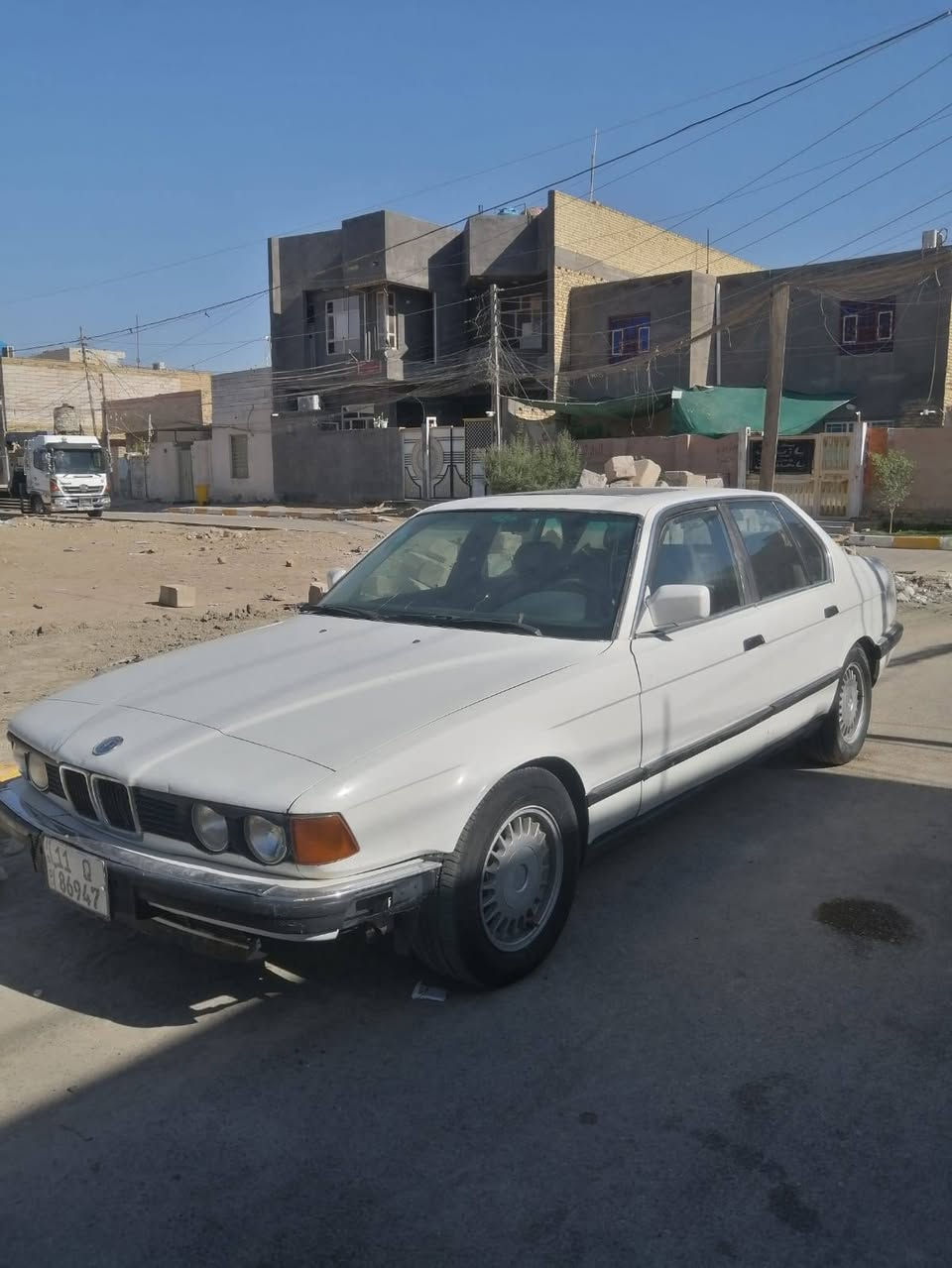 السلام عليكم bmw موديل 91 محوره 3000 مكينه وكير جدد رقم بغداد دولي هزه جديده تبريد وحدايه وتخم تاير كله جديد السعر 38 وبيها مجال *********** بيع مستعجل سياره نضيفه الشطره, ذي قار
