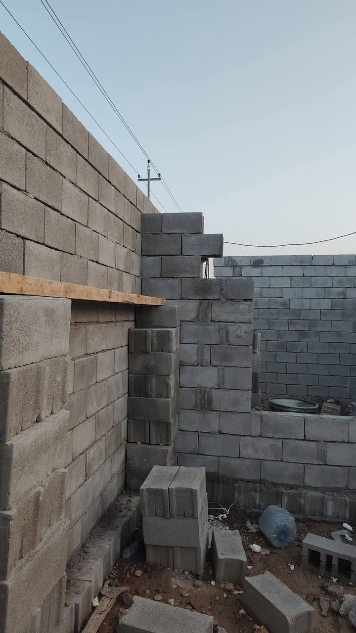 بناء هيكل • تشطيب كامل • تمديدات ماء وكهرباء