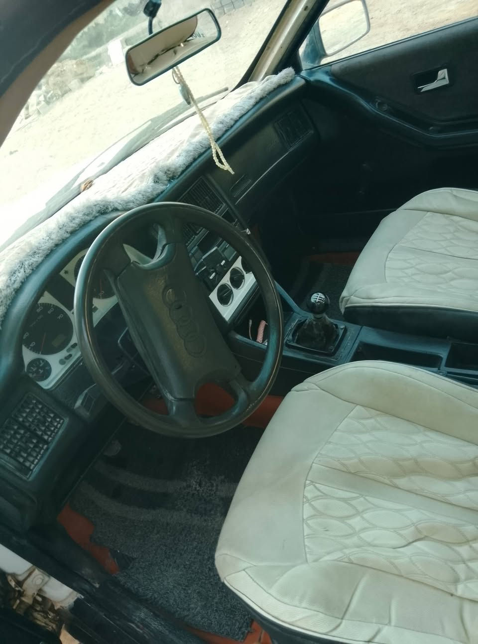 اودي للبيع موديل 88 مكينه وكير مكفوله  1800 كير عادي رقم بغداد انكليزي بسمي  تحويل مباشر السعر 28 ورقه وبيه مجال المكان الفلوجه ***********

