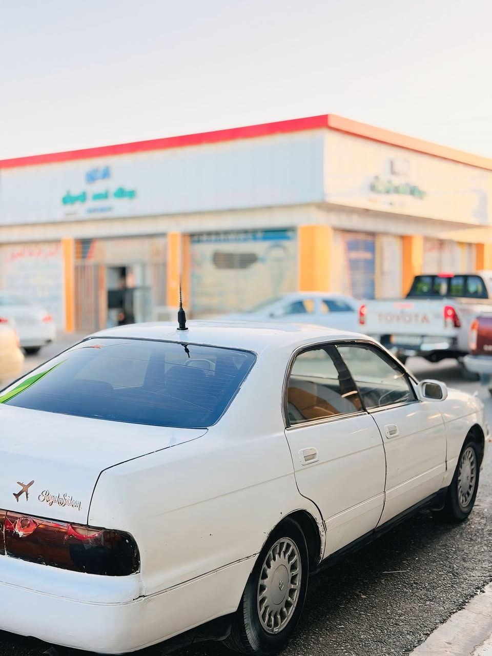 السلام عليكم بطة متصل( مامسجل )للبيع لون لؤلؤي مميز كير محرك كلو شرط
نشاط فول شرط تشلع جير
الصدر جديد بدلتو
تخم تواير اربعة جديد
كهربائيات كلها شغالة 
غرفتها جديدة حيل ومدوشمة كلها
شاشة سستم سماعات كامل 
السيارة ماعايزها برغي 
( السعر 18 وبيها مجال)
الرقم:***********
