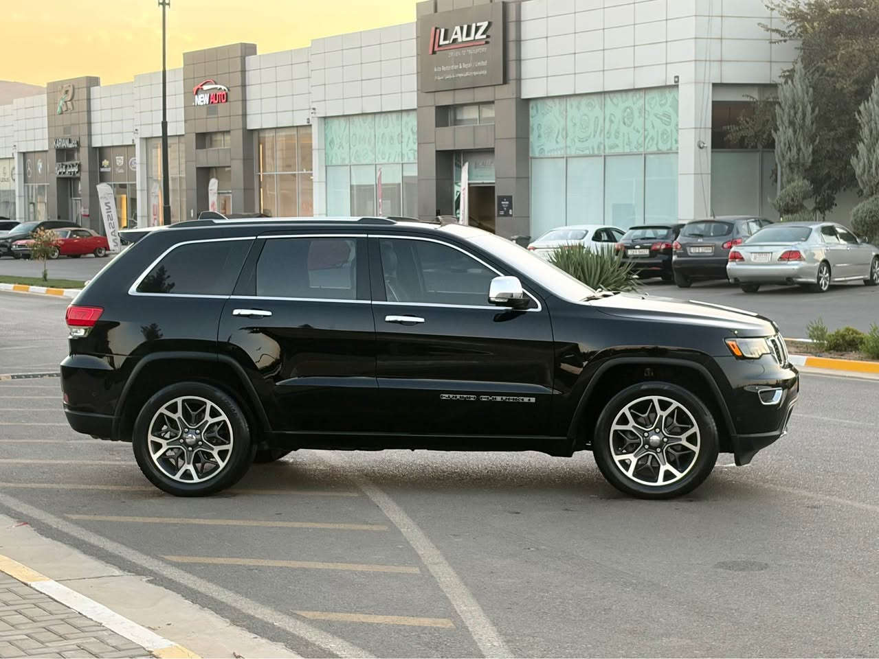 JEEP (GRAND CHEROKEE)LiMiTED 2017

مواسفات/ليمتدي قەپات مواسەفات رادار گەورە✅
بۆياخ/ کلين تايتڵ ✅
کوشن/جلد ساردوگەرم✅
شاشە/گەودە✅
رادار✅
پانۆراما✅
شاشە گەورە✅
فۆڕويل درايڤ✅
سنوق/جەگ✅
تايەو ويل ئۆڤەر لاند✅
رادارگەورە ✅
خەتي جادە✅
ێيکۆ✅
سپۆڕت✅
پارکين✅
کامل تەحەکوماتي سە رسوکان✅
ڕۆشتن/٦٠هەزار مايل✅
 سەيرەکە تاقانەيە يەک دينار مەسرەفي تيا نيە بەشەرتي گێڕ مەکينە سۆنەر کۆم پيتەر ✅
سلێماني✅
نرخ(٢٤١)
*********** السليمانية, العراق
