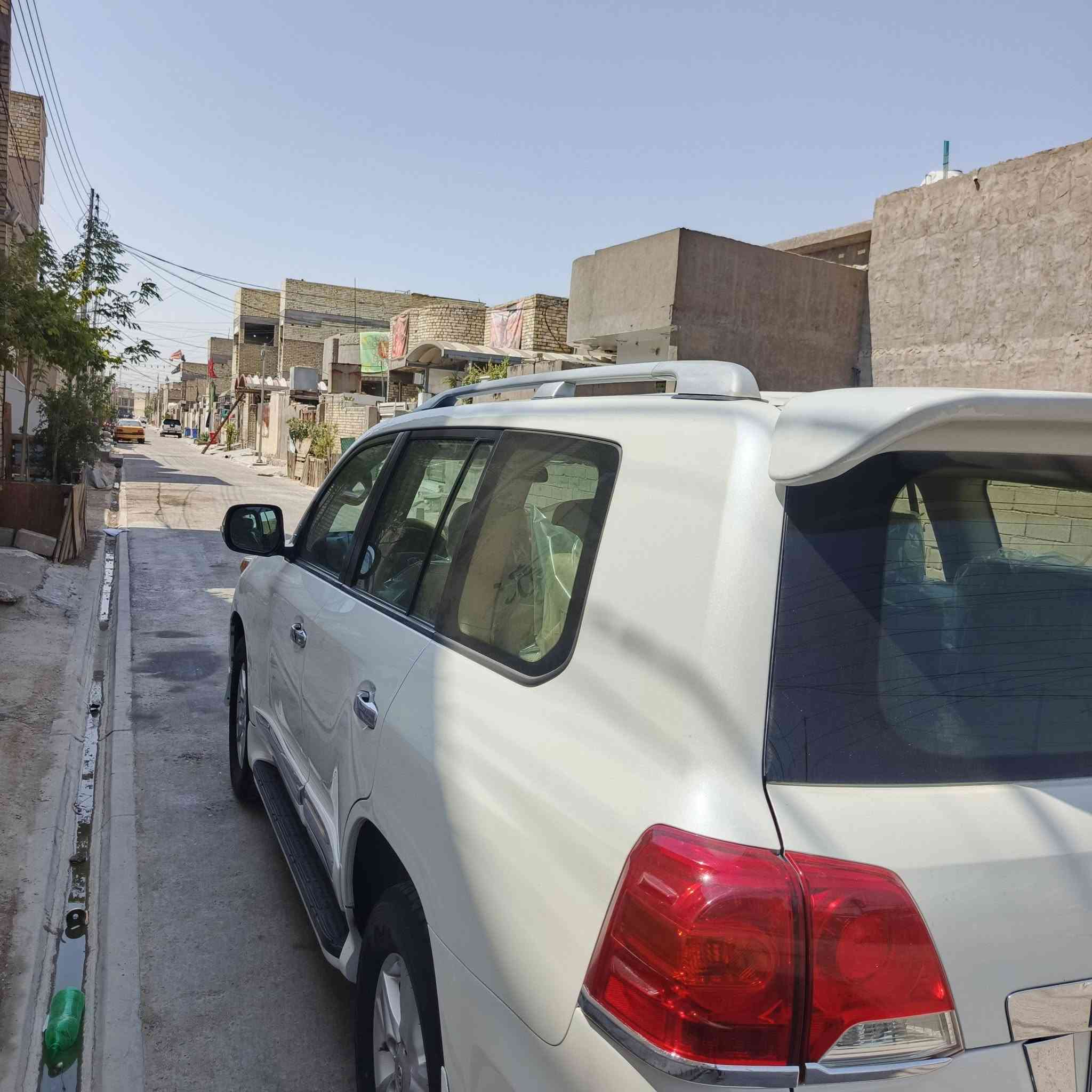 سلام عليكم لاندكروز ٢٠١٤ مكفوله ماعده بارد شويه فطيميه سعر ٣٤٠ وبيها مجال قليل الستفسار التصال ***********
