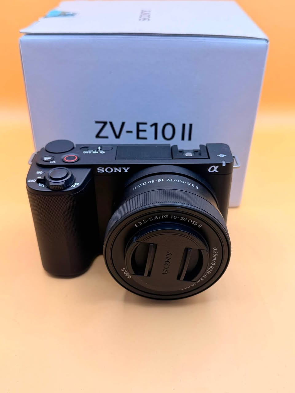 سوني zve10ii
عدسه الكت
شاحنه 
حزام
كارتون
نضافه 100‎%‎
الكامرا اخت الجديده ستخدام فحص 
السعر مليون و50 الف قفل
متوفر توصيل
للتواصل وتساب ***********
