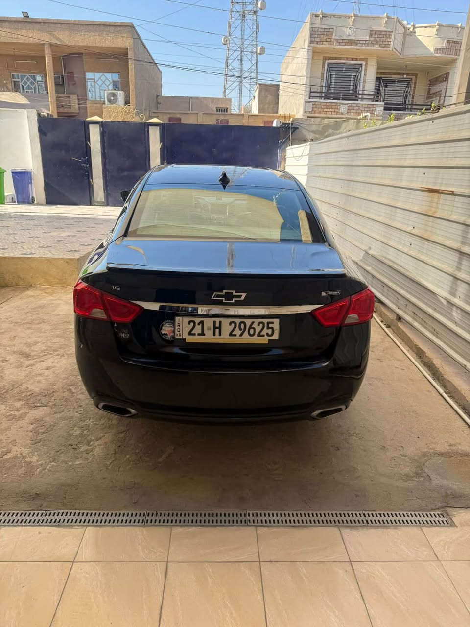السلام عليكم
سيارة شيفروليت امبالا بريمير موديل ٢٠١٧
السيارة كامل مواصفات بانوراما كشنات جلد كهرباء تدفئة تبريد
نقطة عمياء تنبيه الخروج عن المسار تنبيه رادار امامي 
ضرر السيارة بابين عكس السايق كما موضح بالسونار
السعر ١٣٧ ورقة و بيها مجال 
للاستفسار اكثر تواصل على الرقم ***********
