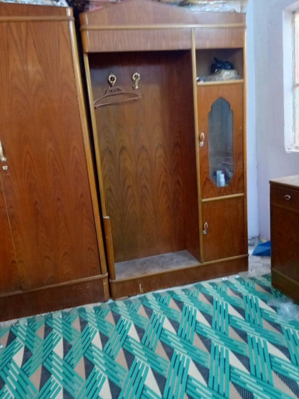 سلأم عليكم قرفه اللبيع تسكام عراقي معه دوشك جديد السعر 500وبيها مجال***********
