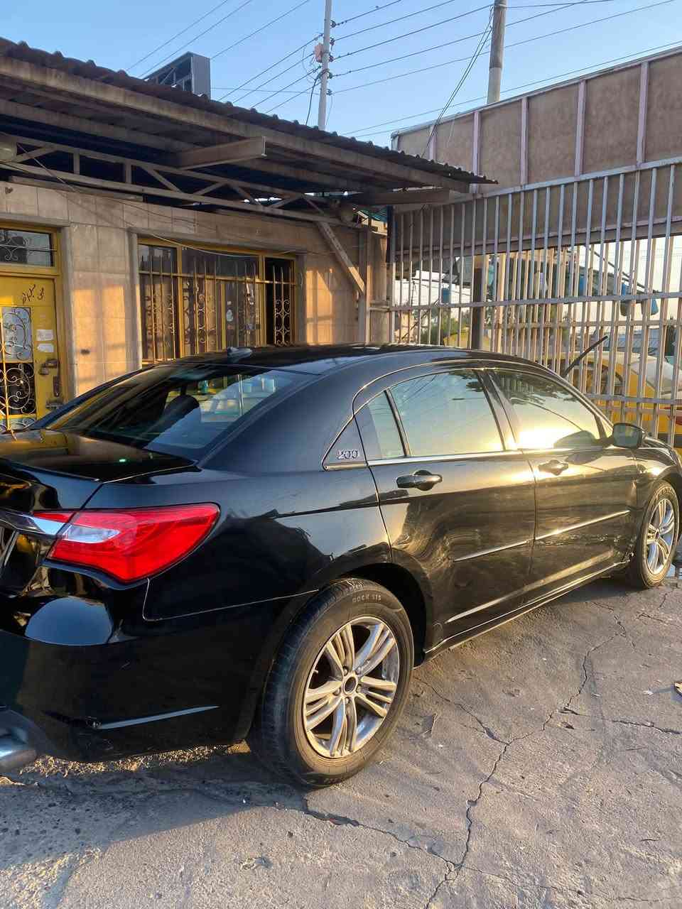 🚘 كرايسلر C200 للبيع
موديل 2012، لون أسود ⚫️

السيارة نضيفة وحالتها زينة جداً، والمحرك والكير نضاف وما بيهم مشاكل.

❄️ تبريدها ثلج ويشتغل كلش زين
📱 شاشة Apple CarPlay وتدعم الخرائط
🛞 طخم جديد
🔧 السيارة جاهزة للاستخدام وما بيها مشاكل 

ضررها: ربع جامِلَغ ورا، مصبوغ وبيه معجون، والصندوق والبوند بيهم تقحيل.

💰 السعر: 68 ورقة قفل 🔒 
📍 المكان: الموصل
ولحد يكسر بالسعر 
متواجد واتس اب 
***********
