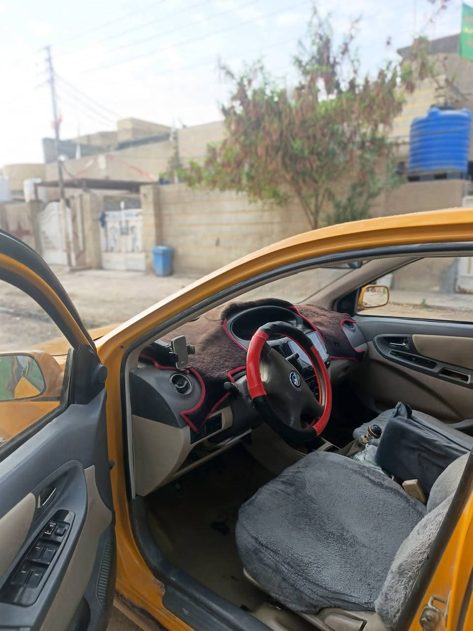 السلام عليكم جيلي أم كي للبيع الشراي ينتصل مكفوله من كير مكينه حداديه راعيه يريد تحويل ***********السعر 30هيه غرامات صفر
