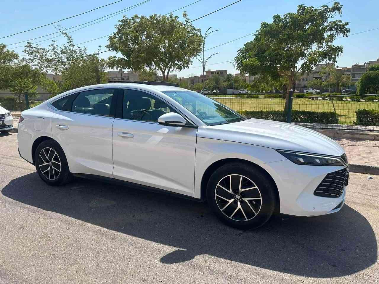 BYD Qin L 2024 
بطاريه 120 
ماشية 20.000
رقم بغداد 
( صبغ باب خلفي فقط بسب شخط  ) 
سعر 25 مليون 
عنوان بغداد السيدية 
للتواصل ***********
