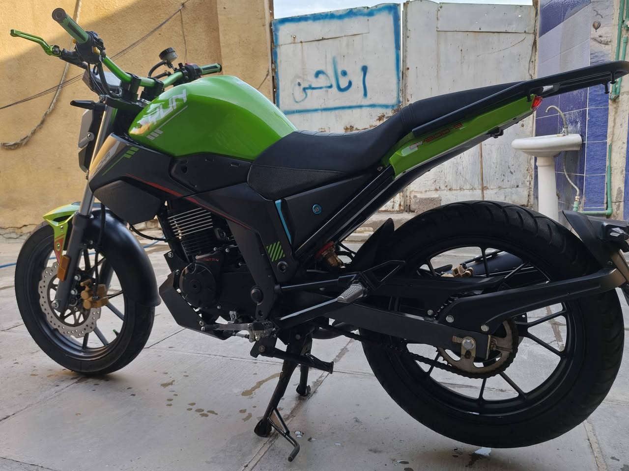 السلام عليكم 
دراجة دايوان ميكا رياضي ماشية 5000 جديدة 
مكفولة من كلشي تجي للبيت شوفهة الأوراق سكنر 
سعر خاص بسبب اصحاب نفوس الضعيفة 
المكان بغداد حي اور السفسار ***********
