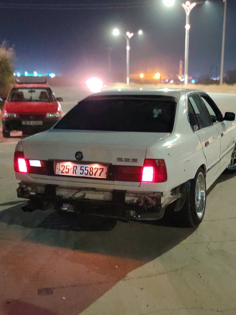 سلام عليكم للبيع BWM موديل 89  كير عادي مكينه 28صقر   بطاقه بنزين سياره باسمنه شرط تحويل سعر 45 بيه مجال اتصال فقط ***********
