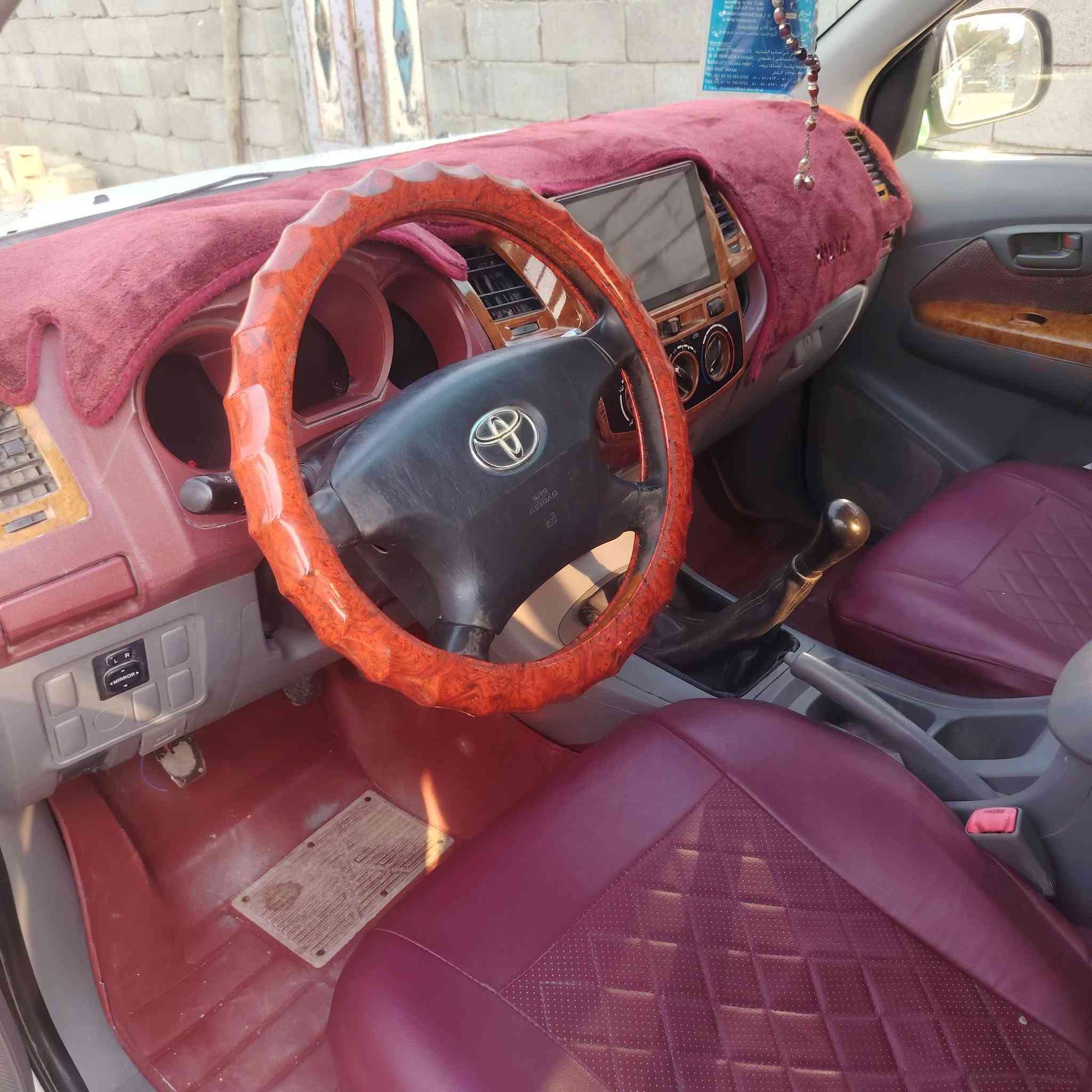 السلام عليكم بيكم مديل 2008السياره بيها جاملغ السياره باسمي السنويه جديده ل2032 لايت زنون وتخم تاير جديد وحداده جديده مكينه لا تبخير ولا تنقيص المكان بصره قضاء المدينه الاتصال على الرقم *********** السعر خاص
