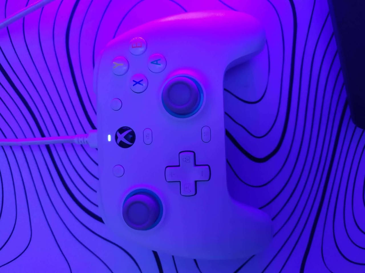 🎮 للبيع: يد تحكم GameSir G7 SE (للـ Xbox و PC)
يد تحكم بمواصفات عالية واستجابة سريعة، ممتازة لألعاب الشوتر والسباقات:
ضد الدرفت نهائياً: أنالوج وتريغرات بتقنية Hall Effect المغناطيسية.
أزرار خلفية: أزرار إضافية قابلة للبرمجة مع ميزة القفل.
توافق كامل: مرخصة رسمياً وتعمل مباشرة على Xbox (Series X|S / One) و PC.
تحكم بالصوت: منفذ سماعة 3.5mm مع أزرار كتم المايك والتحكم بالصوت.
💰 السعر: 20,000 دينار
📍 الموقع: [القادسية]
📞 للتواصل: [***********]
