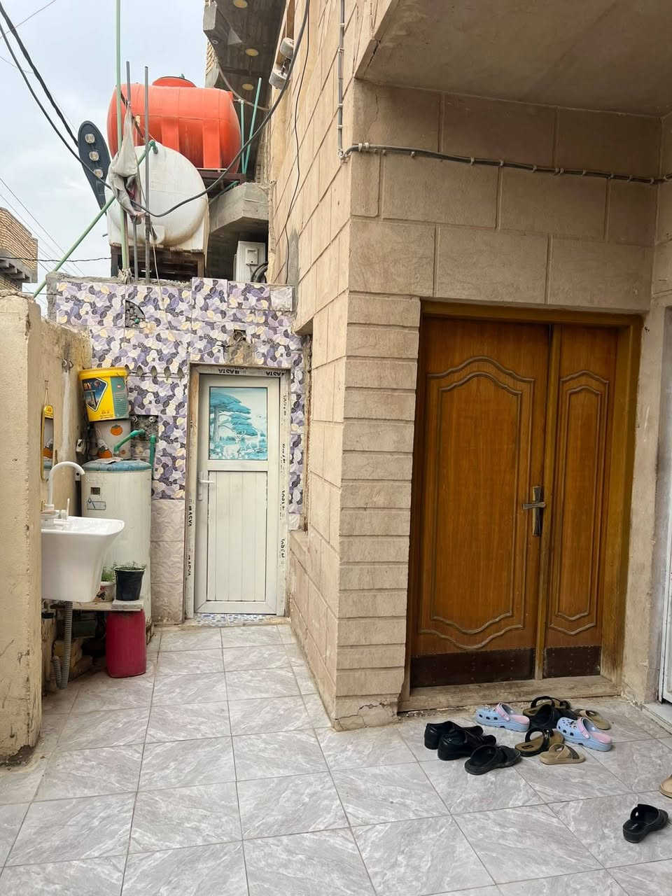بيت تجاري • ١٥٧م • واجهة ١٢م