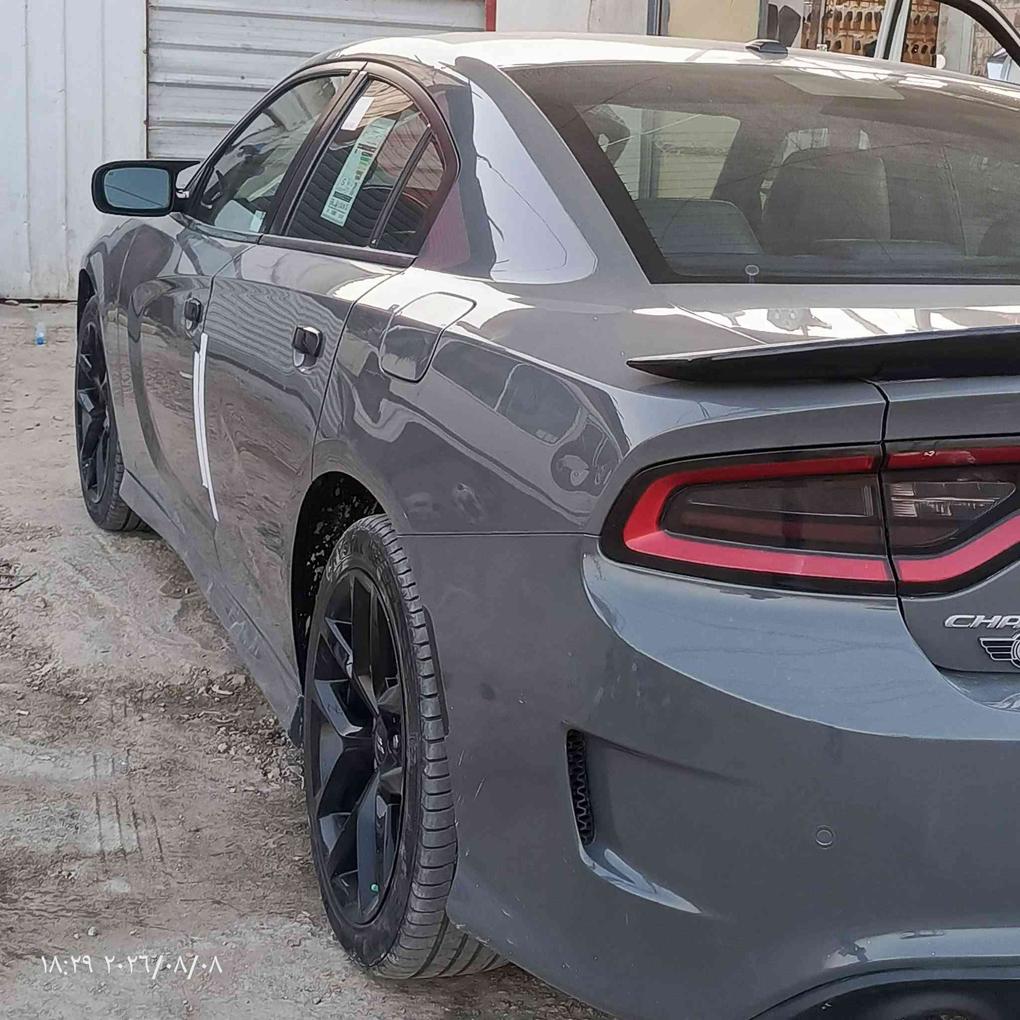 السلام عليكم جارجر موديل 2019 وارد امريكي حادثها 3قطع  لو اسمنتي أصل رقم بغداد بسمي مواصفات SXT محدثه GT كامل السياره فتحه داخل جلد كشنات حضن كهرباء+ تدفئه 4 كشنات ستيرن تدفئه شاشه وسط خزن ميموري كير محرك تبريد حداديه تخم تاير سياره جاهزه مكاني بابل الهاشميه السعر 190 او بيها مجال رقم التلفون ***********
