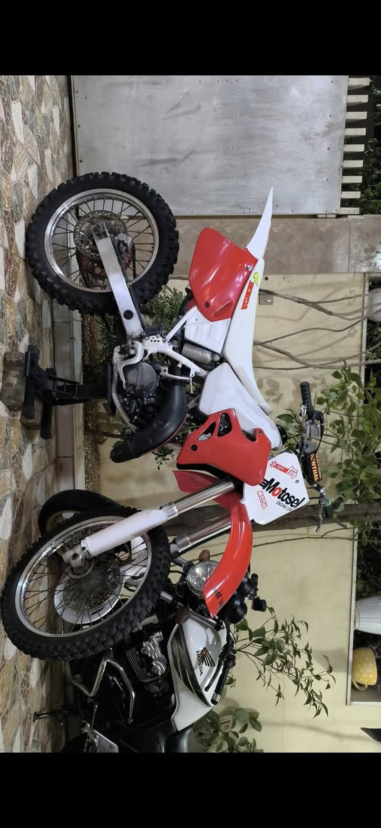 سلام عليكم قفازcr125 بۆ فرۆشتن کرۆمە مودیل ١٩٩٨ بەشەرتی قوەت دارو بەرد ٢٥٠ مەسرەفی نیە ماتۆرەکە لە کرکوکە 
*********** سعر13 وةرةقة و مجال
عةرةبي للبيع قفاز cr 125 1998 شرط كلة قوة مضبوت مكان كركوك سعر13 بيهة مجال
