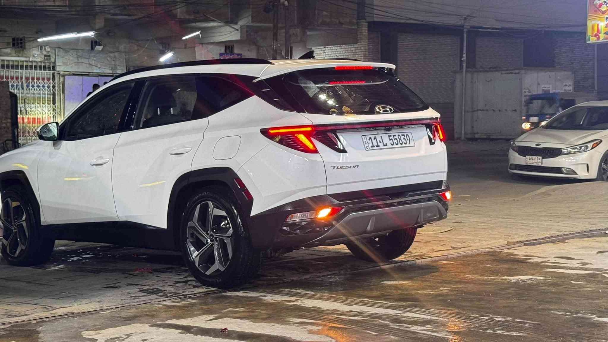 🚘 للبيع هونداي توسان 2022 Limited VIP
السلام عليكم ورحمة الله وبركاته

🔥 هونداي توسان 2022 لمتد VIP – فول مواصفات

📌 معلومات السيارة:

* الموديل: 2022
* الفئة: Limited VIP
* المحرك: 2500 سي سي
* العداد: 80,000 كم
* الحادث: جاملغ وبابين
* السعر: 195 ورقة وبي مجال

✨ المواصفات:

1. بصمة تشغيل + تشغيل عن بُعد.
2. فتحة سقف بانوراما.
3. داخل جلد أسود.
4. كامرات محيطية 360 درجة – خمس كامرات.
5. دشبول رقمي متغير.
6. كشن السائق كهرباء + ميموري + تدفئة + تبريد.
7. كشن الراكب الأمامي كهرباء + تدفئة + تبريد.
8. فتح الكامرة عند الإشارة بالدشبول.
9. تقديم وترجيع السيارة آلي.
10. كشنات خلفية تدفئة.
11. جنطة كهربائية شفط.
12. أشاير بالمرايا.
13. رادارات 360 درجة.
14. كير دكم.
15. أوتو هولد.
16. ويل كب كروم 
17. إيقاف ذاتي.
18. تحديد مسار + قيادة آلية + تحكم ببعد السيارة والتوقف الذاتي.
19. شفتات ستيرن للكير العادي.
20. بجم فول زينون + LED خلفي.
21. وباقي مواصفات الـ VIP.

رقم بغداد باسمي

💰 السعر: 195 ورقة وبي مجال

***********
