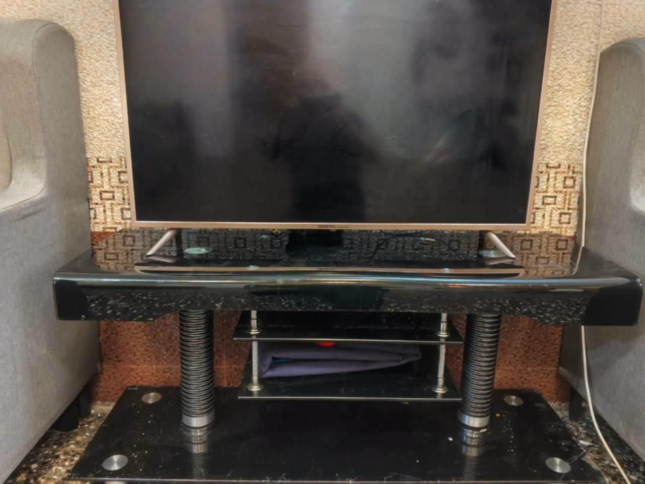 مكيف طن ونص ٢٥٠ بي مجال
بلازما حجم ٤٣ بيهه نت نوعيه جنرال١٢٥ بي مجال
ميز بلازما ٥٠
العنوان حي الجمهورية ***********
***********

