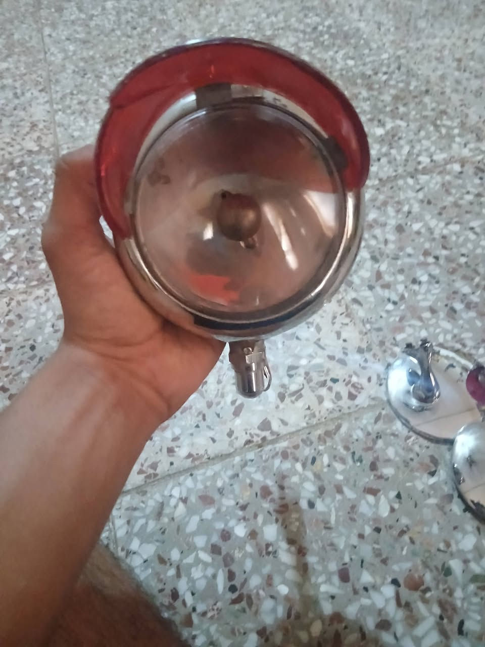 صباح لخير ولعافيه
فوانيس انكليزيه للبيع كلوباتهن غازيه ويشتغلن هنه ولمري مالتهن اتصل ودلل*********** اسف عل جودت صوره

