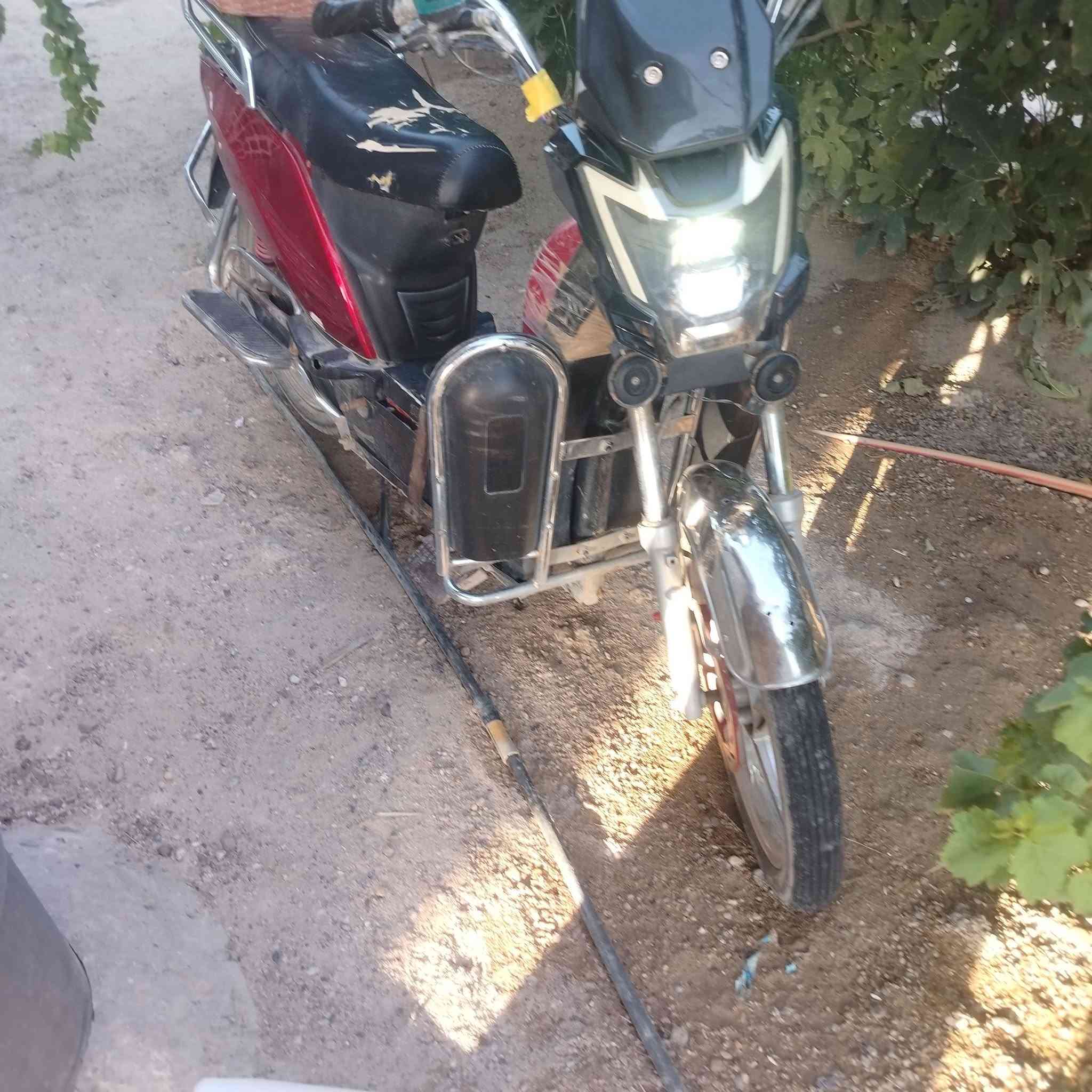 سلام عليكم البيع موطور البطاريت يقرا 11 تشغيل من بعد السعر 425بيه مجال رقم ***********
