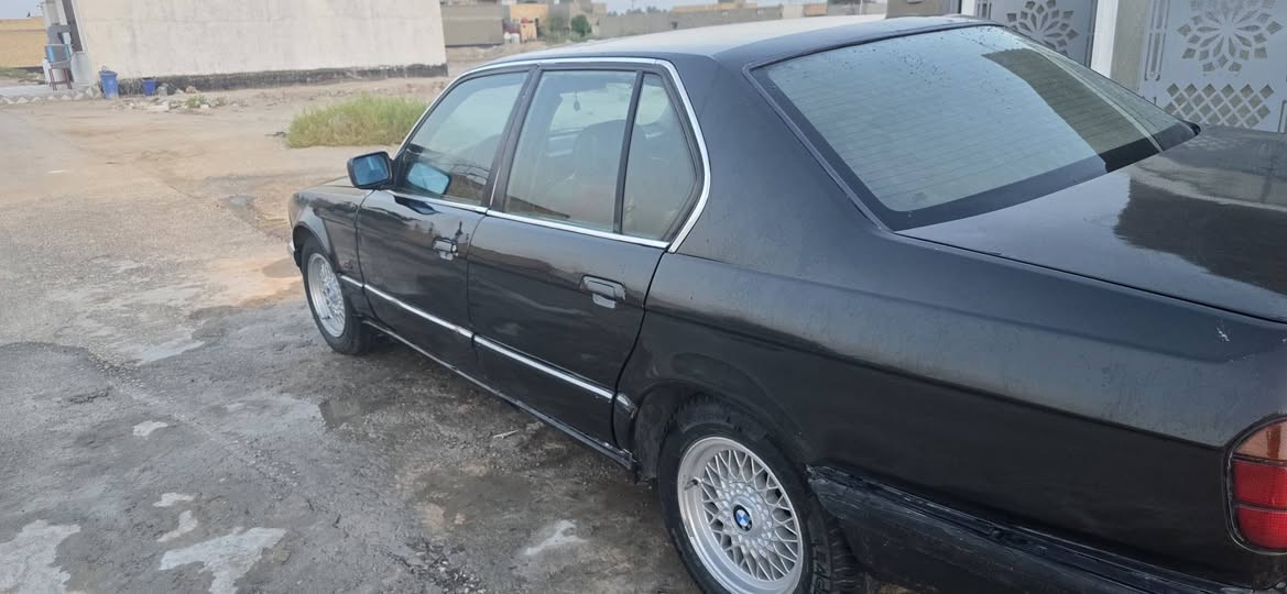 بيع او مراوس اراوس 
بي ام ٧٣٥
رقم بغداد ألماني 
كير عادي 
مكينه وكير وحداديه جديده
 ادامه كامله للكلج قبل يومين
 تخم تاير جديد 
باتري جديد
 التبريد شغال بس قبل اسبوع كام يذب هوى حار عطل اتصور بس ليك ماعرف 
مكينه ناعمه كير جديد وكلج  ادامه كامله
 بأسم ولد صديقي تحويل فقط 
شعندك مراوس اراوس 
سعر 47 وبيه مجال

واتساب 
***********
اتصال 
***********

