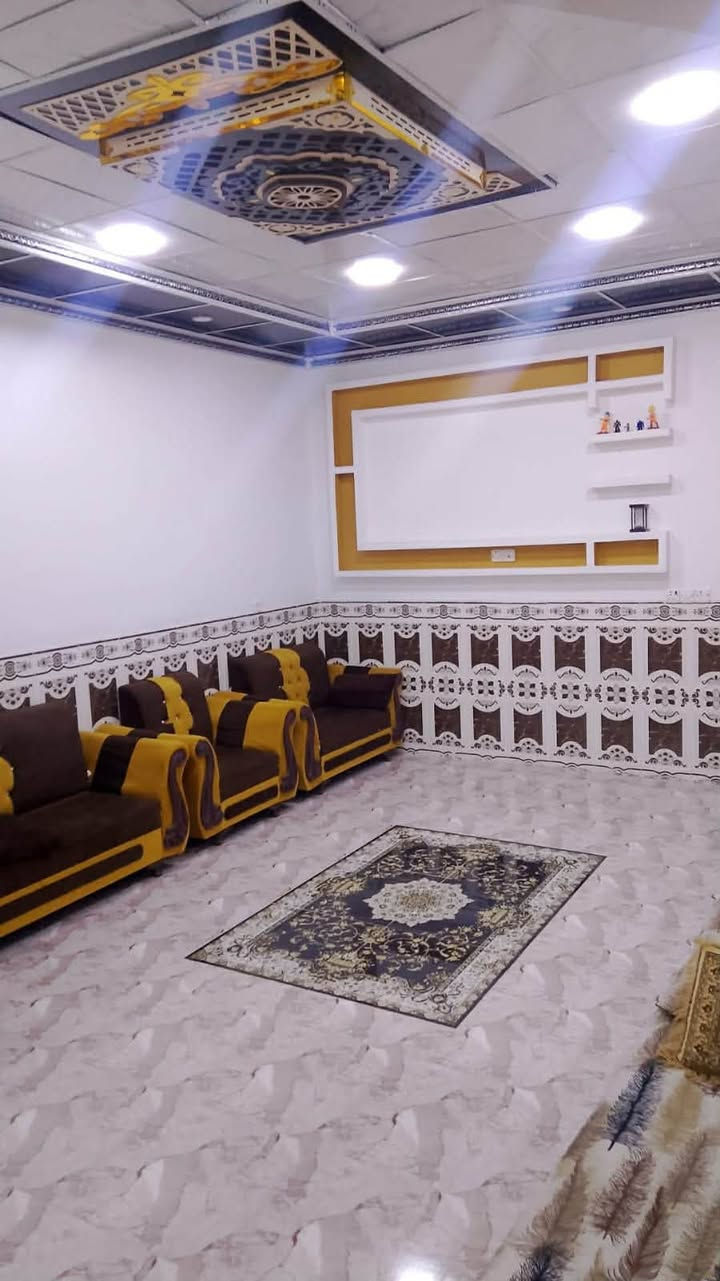 🏡 للبيع بيت مميز  بسعر 55 مليون فقط مساحة 200 م² 📍تكريت _الفرسان مقابل جامعة تكريت 
✨ مواصفات العقار:
▪️ غرفتين  نوم 5*4
▪️ ربعة استقبال بمساحة 7×4 م.
▪️ صالة واسعة بمساحة 6×5 م.
▪️ مطبخ بمساحة 6×3 م.
▪️ صحيات داخلية وخارجية.
▪️ ممر يحيط بالبيت.
▪️ كراج .
▪️ بناء بأساس راقٍ ومتين وقريب من المدارس و جامعة تكريت . 
📍 تكريت _ الفرسان _مقابل جامعة تكريت 
مجاور الملعب فرصة مناسبة للسكن والاستثمار.
📞 للاستفسار والمعاينة:
***********
