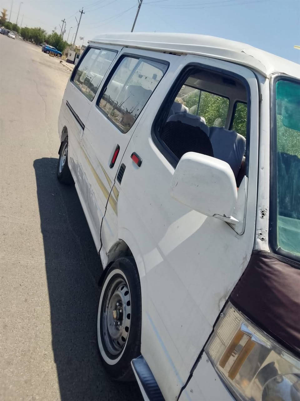 السلام عليكم كيا فتون موديل 2008 سيارة مكينة وگير نضيفات اكسل بيه صووت تخم تاير نضيف عليها( 1,200) على المشتري سعرها(30) وبيها مجال المكان (بغداد البياع الشهداء) الرقم ***********
