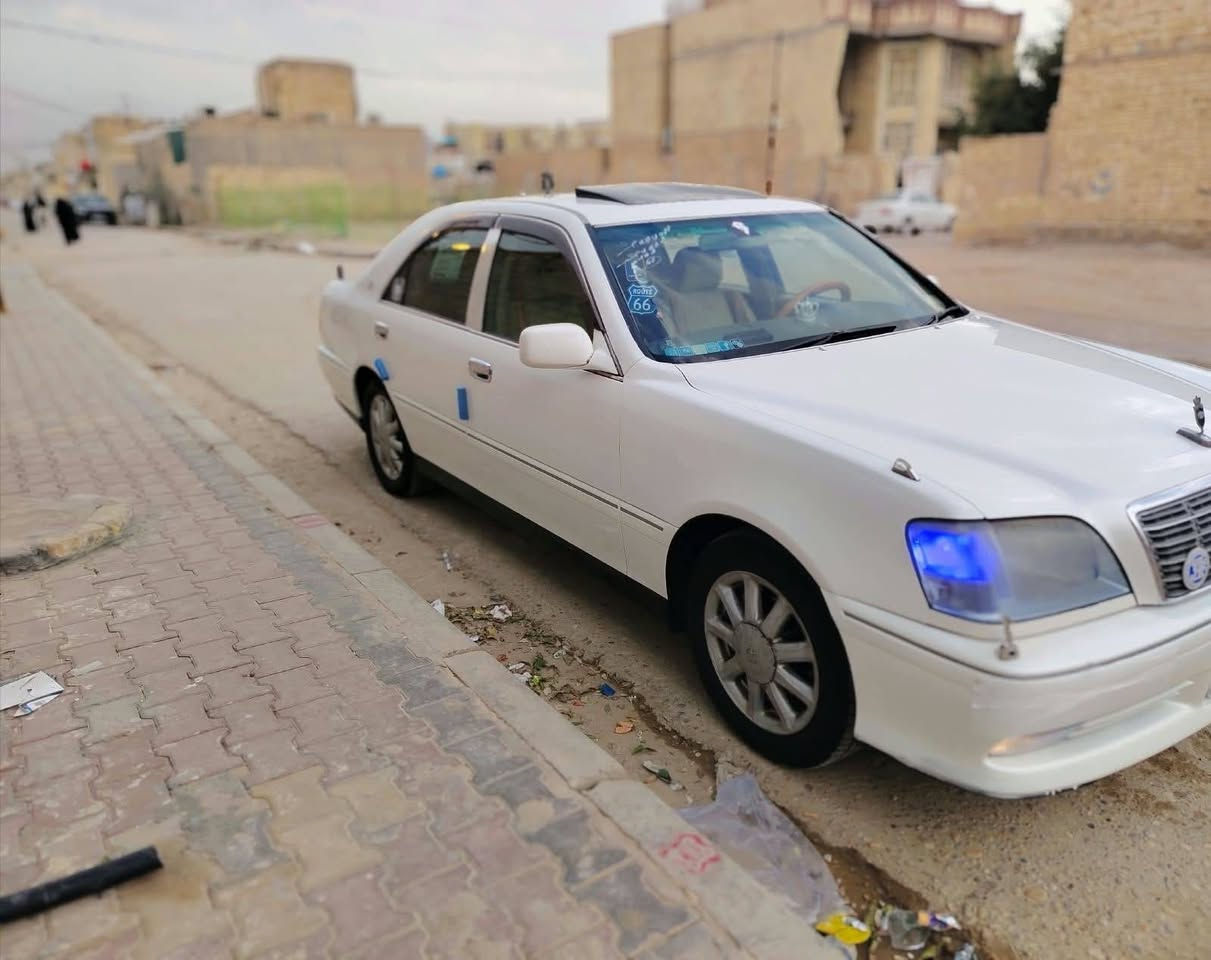 سلام عليكم ورحمة شباب سياره جنون بيه بس ارقم مال سياره صالي مو لزك إنبار  2002 كير مكينه بل جيس مكينه دي فور جبير تبريد ثلج طخم تاير حداديه بل جيس دكمتين دوشمه شاشا كامره مريي شفط سياره ما ذب عليه ربع السعر 33  وبيه مجال حك جيه العنوان او مراوس  العماره ***********
