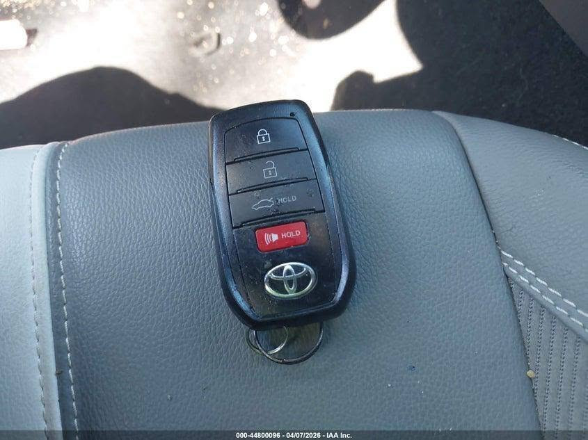 السلام عليكم.
🔥 كامري للبيع هايبرد موديل 2025🔥
🎨 اللون: ابيض
📏 الممشى: 36000 الف ميل
✨ المواصفات: فول مواصفات Se
● محرك السياره 2500
● السياره بالطريق 20 يوم وتوصل للحره العقبه ابيع بالحره ع وضعها.
● علما ان السياره تدخل شهداء او تدخل حره
● كمرك السياره على الفاتوره 
●   السياره معروضه لدى شركة الجود للمزادات الامريكية لاستيراد السياره.
● العنوان / بغداد /حي القاهره / شارع الضباط
● او الاتصال والاستفسار ع رقم صاحب السياره
***********  اتصال او واتساب
