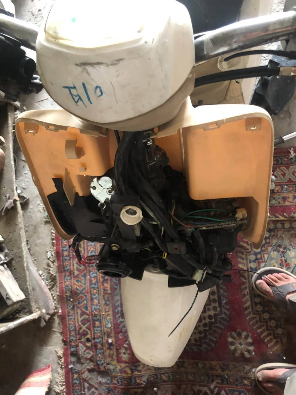 بوليس البيع ابيع شغال اشغلها كبالك وا تاخذها غراضه موجودة كلها سكني بغداد بل مدينه وا سعرها مناسب رقمي ***********
