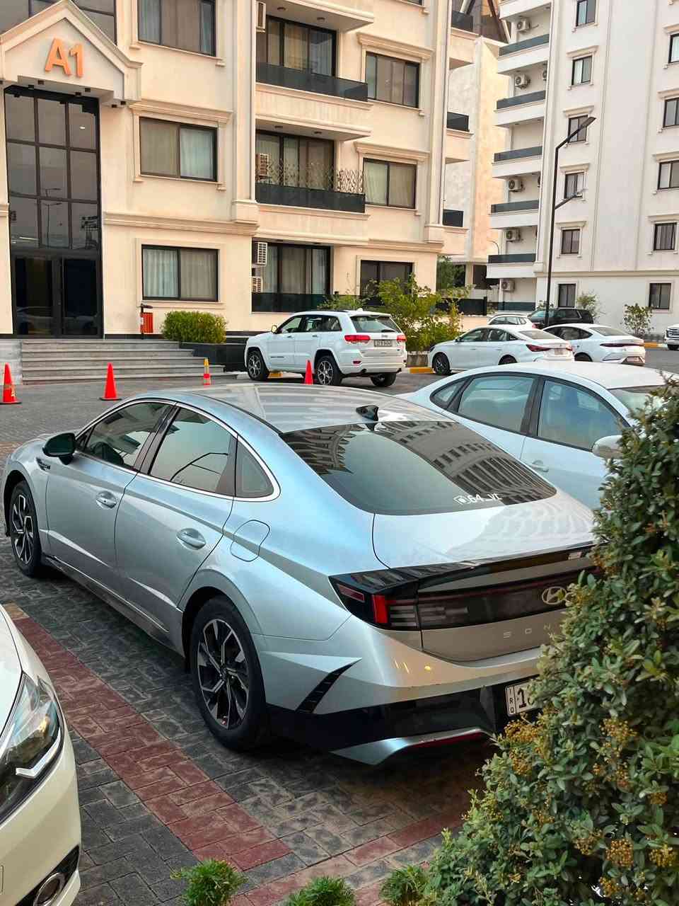 السلام عليكم سوناتا مديل 2024 وارد امريكي  مكينه2500 رقم بابل حره باسمي حادثها جاملغ وباب سايق بجم كبس  تفاصيل موجوده بالفيديو سونار راسلني واتساب ادزلك صور حادث سياره جاهزه من كلشي تراي شرط 200 سياره واكفه سياره تشتغل على البانزين العادي بدون ادونز  كير مكينه كفاله  مواصفاتها  موضحه بالفيديو بصمه ورادار وتحذير وكامره360 شفتات وتبريد ثلج ❄️ تخم تاير جديد 🆕 مابيها اي نقص مكان السياره النجف باسمي مداور ثاني يوم السعر180$ 
***********
