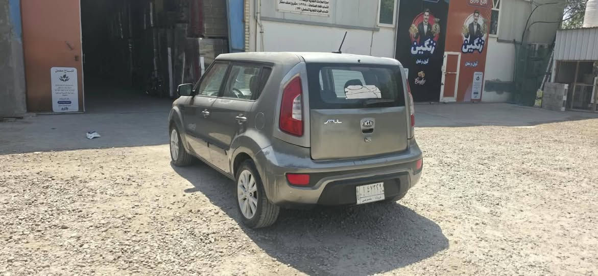 كيا صول 13 رقم كربلاء بسمي
مكينه 2000 بيها جراد السياره ليبل واحد حادث فقط بنيد بدون دواخل ولا شواصي كل نقص ما بيها مكاني كربلاء  مواصفات عاديه *********** السعر 87
