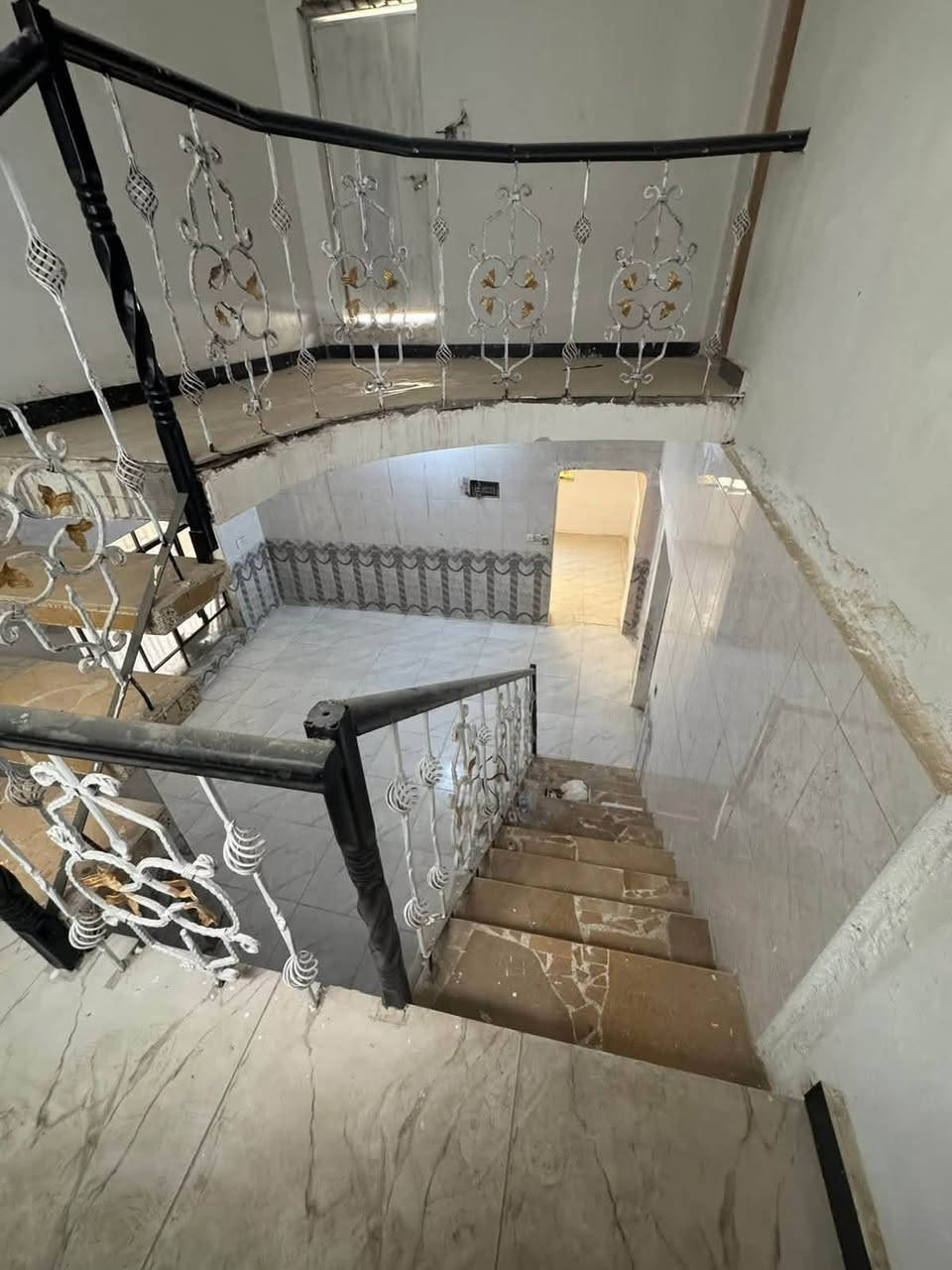⭕️دار  (لـــلايــجــار) 

 
( نظيف  )

في حي الصحه 

⭕️

⭕️بناء حديث 

⭕️ دار  يحتوي على صالة وهول  ومطبخ غرفتين  نوم ومجمع صحيات 

⭕️لطلب السعر مراسلة الصفحة او الاتصال على الارقام 

*نستقبل جميع عروضكم السكنية 🏠 والتجارية 🏡 بكافة مناطق الحلة 
……………………………..
للمزيد من المعلومات

⭕️مراجعة مكتب الاساس للعقار 

الاتصال ***********
