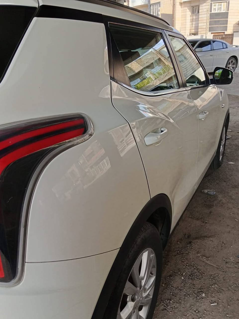 السلام عليكم
للبيع سيارة سانك يونك تيفولي موديل 2021
مواصفاتها شاشه تدعم Apple CarPlay وتحكم ستيرن وكاميرا وحساسات خلفية محركها 1600  بيها بارد كلش قليل بداية الجاملغ جهة السايق وبيها حار بالباب خلف السايق مصلحه وكاملة ومصبغه على گد الضربة  موضح بالصورة  السعر 125$ 
***********
