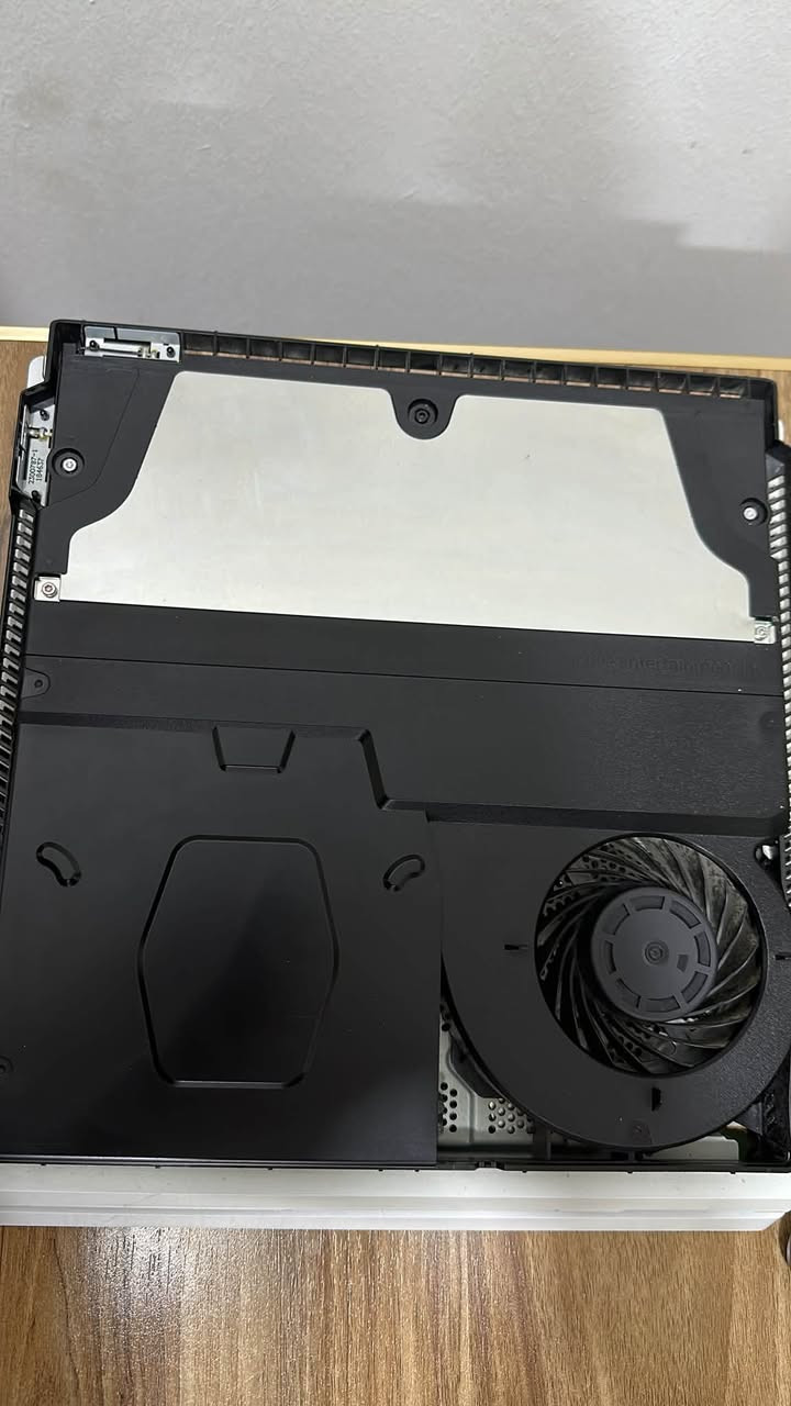 PS4 pro 1T
الجهاز باندل ما مفتوح مع جويستك اصلي 
والجهاز نظيف جداً جداً
والجهاز قابل للتهكير اخر نظام تهكير

السعر : 300 وبيه مجال

للتواصل : ***********
واتساب فقط ‼️
