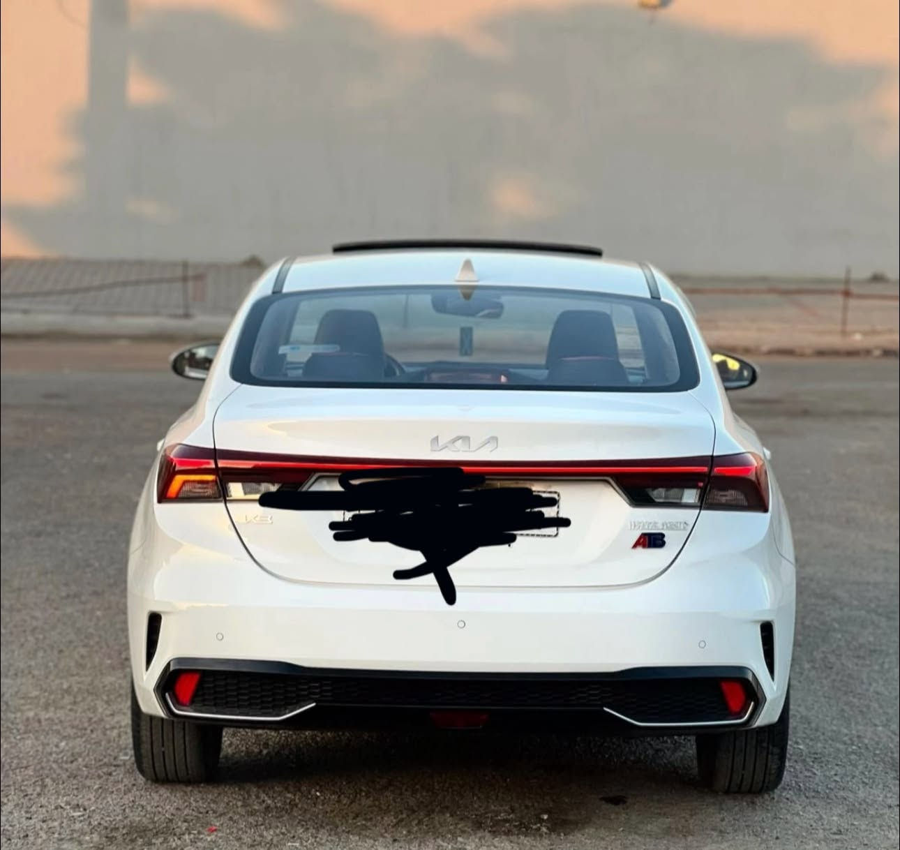 🚘 كيا K3 للبيع
🔹 موديل 2023
🔹 خليجي – كفالة عامة
🔹 رقم قادسية
🔹 اللون: أبيض
🔹 فل أوبشن / فول الفول 🤍

✨ المواصفات:
• كراسي جلد
• تبريد وتدفئة للكراسي
• كراسي كهربائية
• تشغيل عن بعد
• بصمة تشغيل
• حساسات أمامية وخلفية
• رادار أمامي
• إشارة بالمرايات
• تدعم Apple CarPlay
• السيارة بحالة ممتازة

📍 العنوان: الديوانية – الحمزة الشرقي

📞 للاستفسار والتواصل: *********** وتساب
