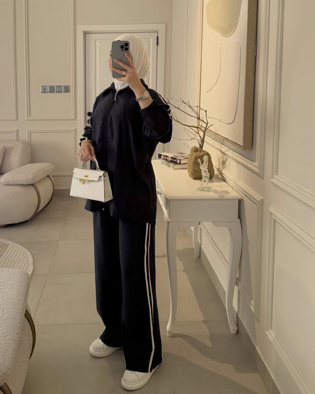 الكولكشن خريفي  غير ويانه ❤️‍🔥 

سوت دااابل ايطالي كوالتي عالي 

السعر : (25

القياس:  38 40 42 44 46 48

🔗توصيل البصره 5 💸المحافظات 8🔗

العنوان بصره بريههً شارع مستشفى النور مجمع رونزا 

#للحجز_او_الاستفسار_مراسلتنا_دايركت📩
واتساب ***********
#ازياء_رونزا #ازياء #اكسبلور #سوت

نص مكتوب في الصور:
- 25 ألف