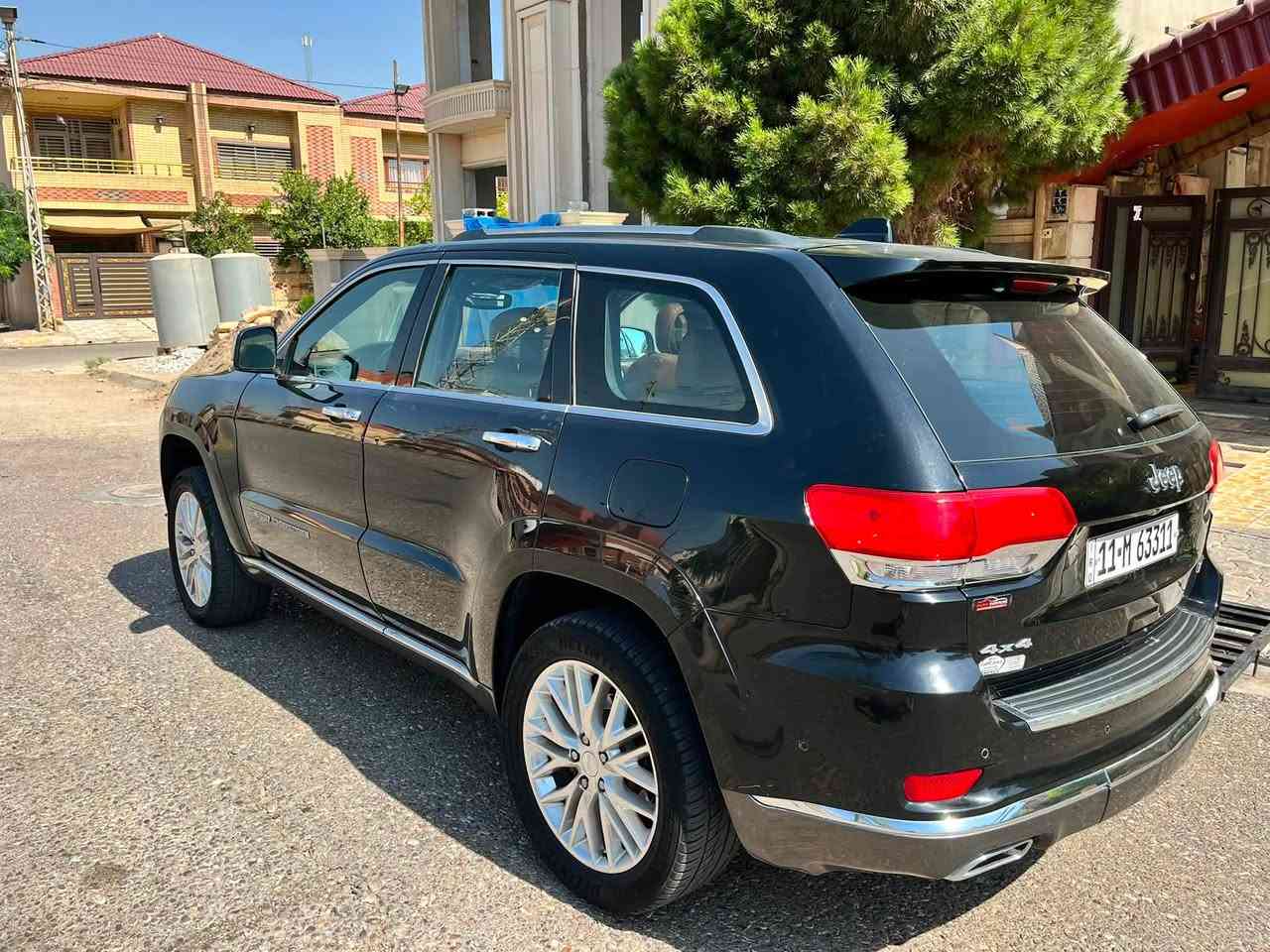 Jeep grand-cherokii summit 3.6 2018
المواصفات 
دفع رباعي
مثبت سرعة 
رادار امامي 
كامرة امامية وخلفية
نظام محافظة على المسار
Auto park
جكات هوائية 
اشارات ترحيب بالمرايا
فتحة سقف بانوراما
لون اسود رقم بغداد شبه مميز
صندوق شفط كهربائي هيدروليك
اربع انظمة للقيادة
نظام sport
كشنات كهربائية سائق مع الراكب
تبريد قطعتين 
تحتوي على قسيمة بانزين 
السيارة فول مواصفات 
السعر ٢١٥
مكان السيارة كركوك 
للتواصل واتساب (فقط واتساب)
0780364544
للاتصال ***********
